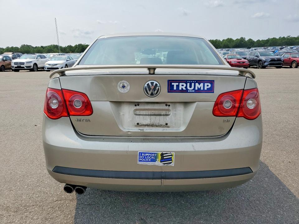 Продажа на аукционе авто 2005 Volkswagen New Jetta, vin: 3VWSF71K95M625479, номер лота: 64757766