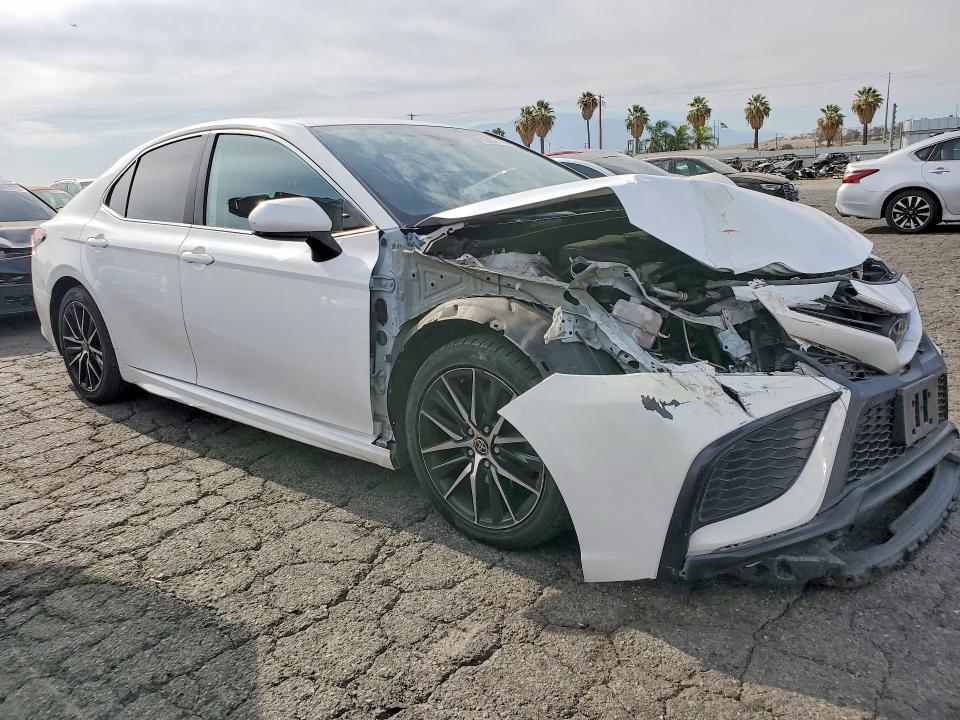 2021 Toyota Camry მანქანა იყიდება აუქციონზე, vin: 4T1G11AK1MU585862, აუქციონის ნომერი: 65037386