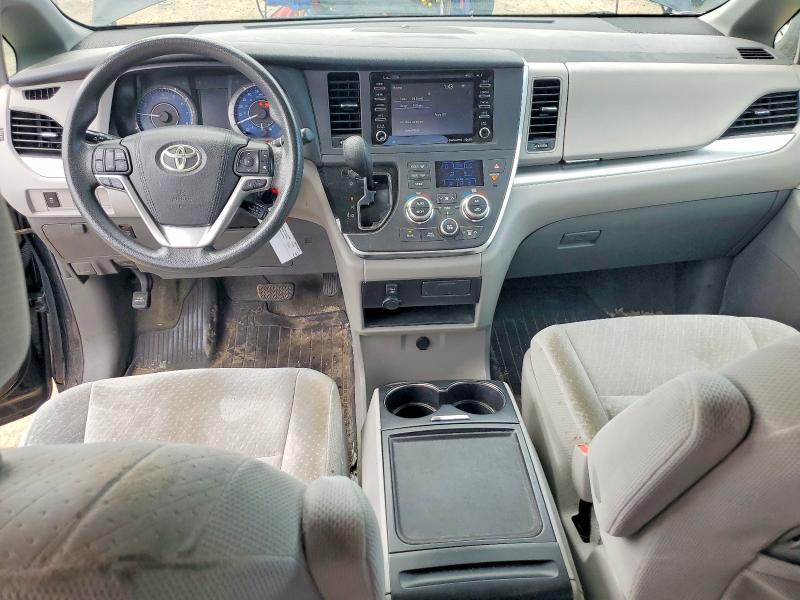 66074226 :رقم المزاد ، 5TDKZ3DC3JS911023 vin ، 2018 Toyota Sienna مزاد بيع