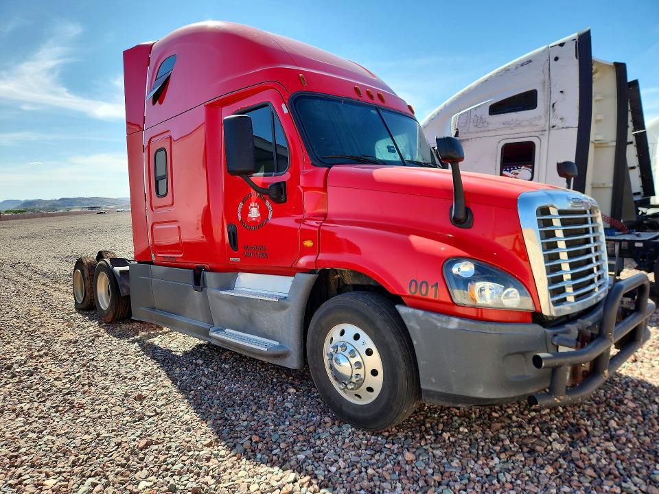 65360756 :رقم المزاد ، 3AKJGLDR8JSJE9338 vin ، 2018 Freightliner Cascadia 125 مزاد بيع