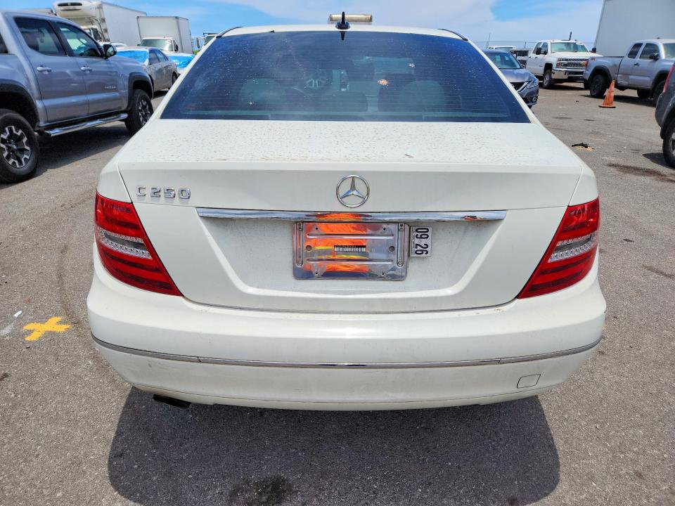 Продаж на аукціоні авто 2012 Mercedes-benz C, vin: WDDGF4HB2CR240201, номер лоту: 63444606