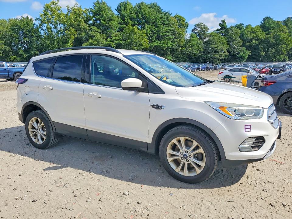 67158596 :رقم المزاد ، 1FMCU9GD5HUD98675 vin ، 2017 Ford Escape مزاد بيع