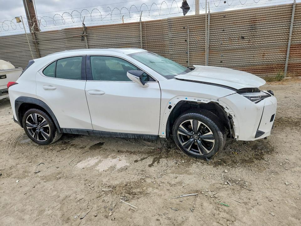 64947816 :رقم المزاد ، JTHX3JBH0N2052690 vin ، 2022 Lexus Ux 200 مزاد بيع
