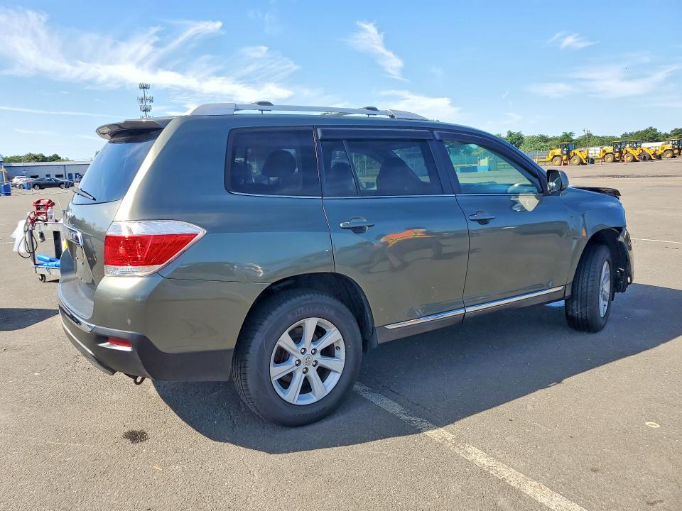 2013 Toyota Highlander მანქანა იყიდება აუქციონზე, vin: 5TDZA3EH2DS035601, აუქციონის ნომერი: 63531886