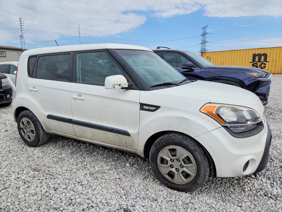 64289576 :رقم المزاد ، KNDJT2A56D7572771 vin ، 2013 Kia Soul مزاد بيع