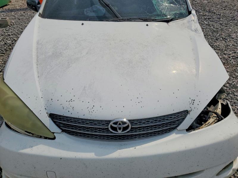 64391246 :رقم المزاد ، JTDBE32K040272273 vin ، 2004 Toyota Camry مزاد بيع
