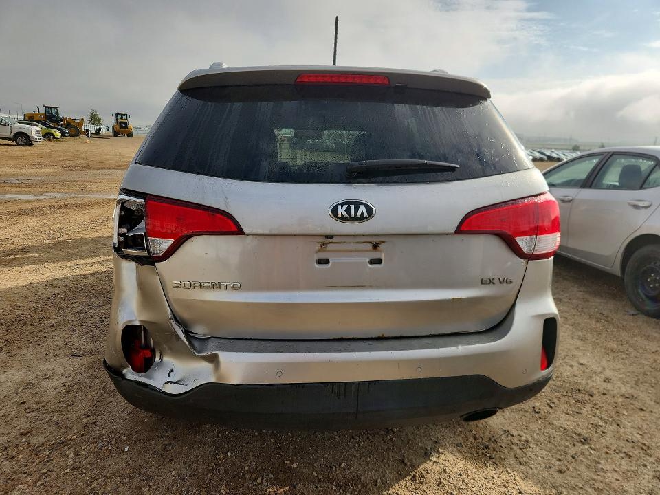 64139736 :رقم المزاد ، 5XYKUDA78FG585929 vin ، 2015 Kia Sorento مزاد بيع