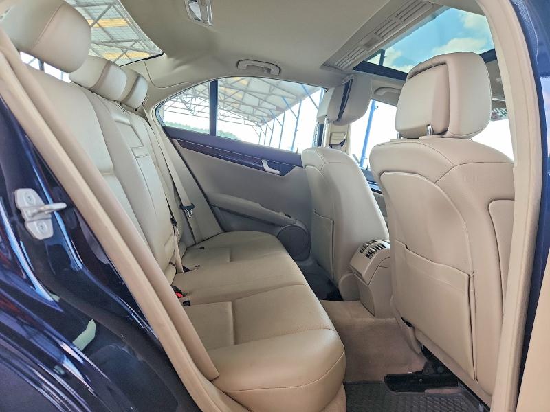 2013 Mercedes-benz C მანქანა იყიდება აუქციონზე, vin: WDDGF4HB0DA824161, აუქციონის ნომერი: 64980066