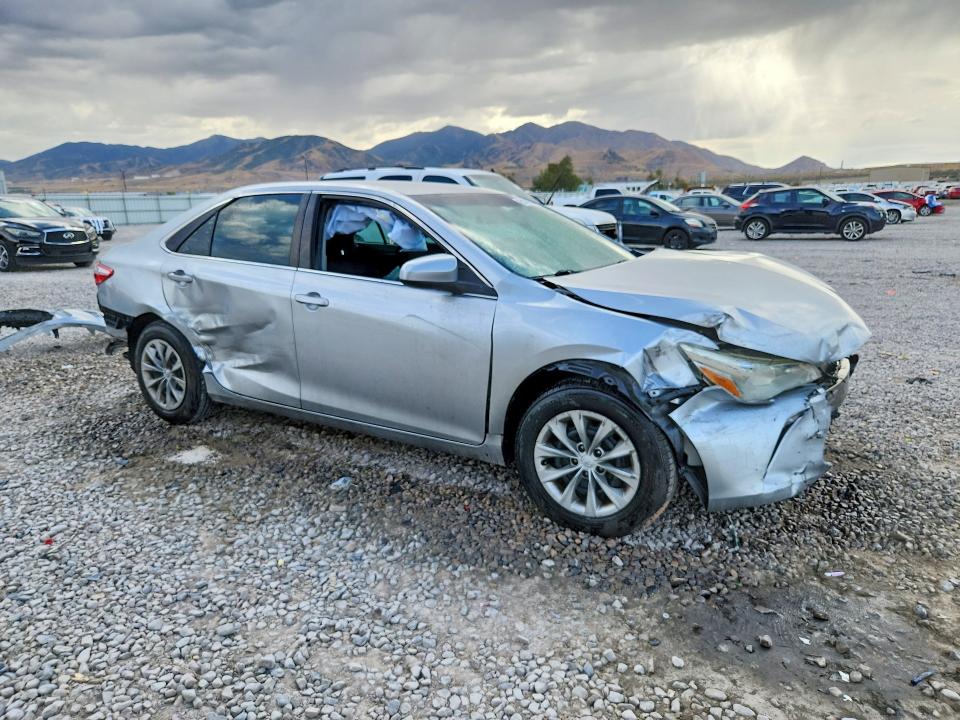 65179956 :رقم المزاد ، 4T1BF1FK0FU489910 vin ، 2015 Toyota Camry مزاد بيع