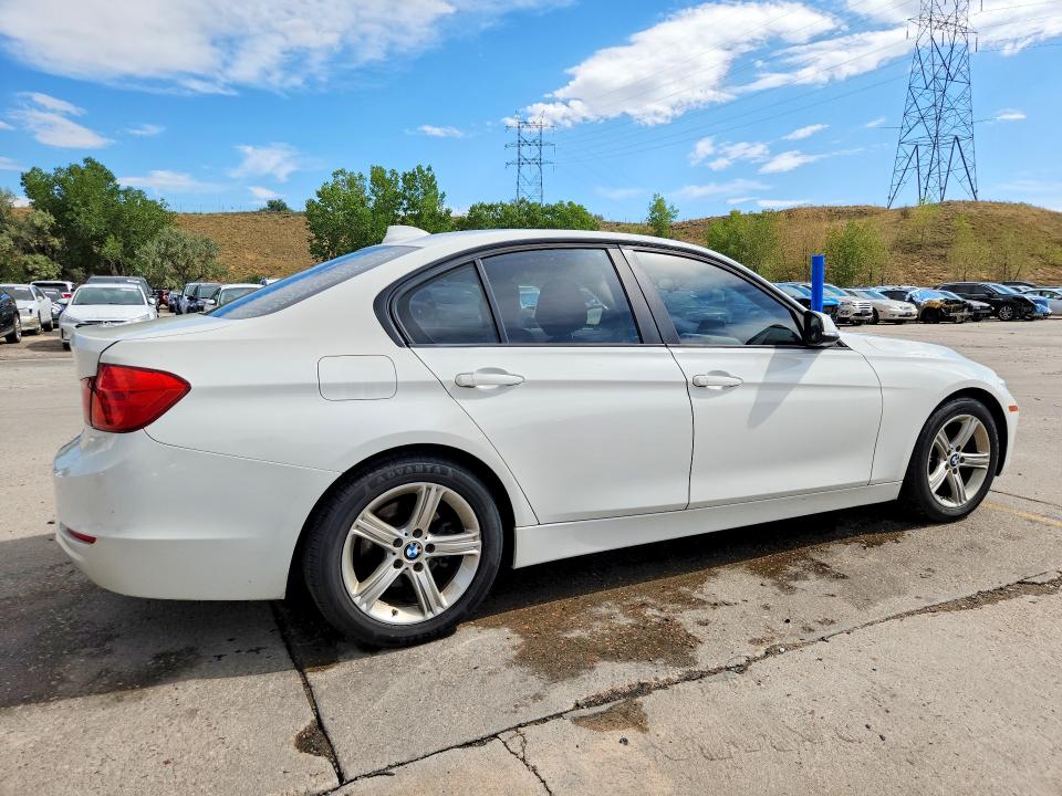 66318146 :رقم المزاد ، WBA3C1C5XDF444617 vin ، 2013 Bmw 328 مزاد بيع