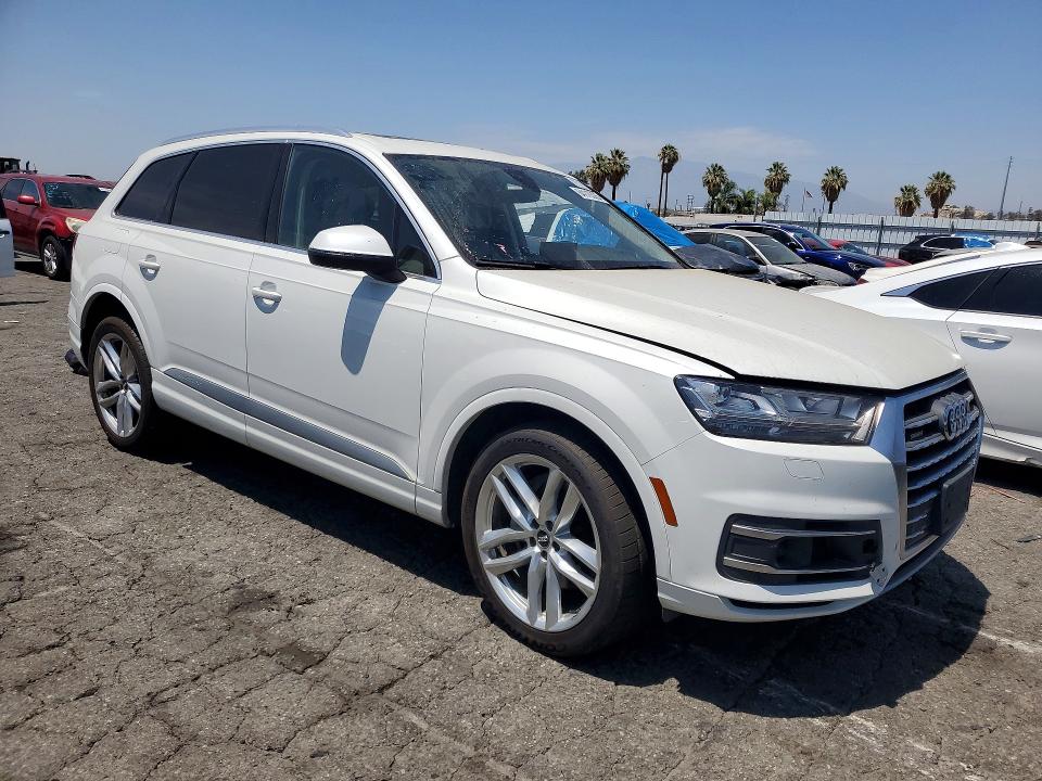 Продажа на аукционе авто 2017 Audi Q7, vin: WA1VAAF79HD041867, номер лота: 64119326