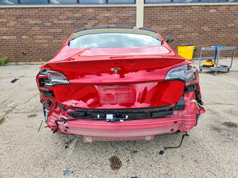 63441496 :رقم المزاد ، 5YJ3E1EA9NF304703 vin ، 2022 Tesla Model 3 مزاد بيع