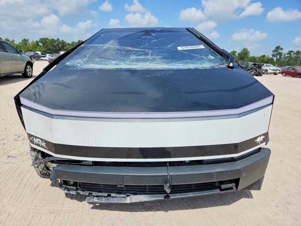 63858986 :رقم المزاد ، 7G2CEHEE2RA026867 vin ، 2024 Tesla Cybertruck مزاد بيع