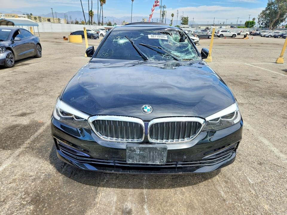 66110986 :رقم المزاد ، WBAJA5C58KWW02566 vin ، 2019 Bmw 530 مزاد بيع