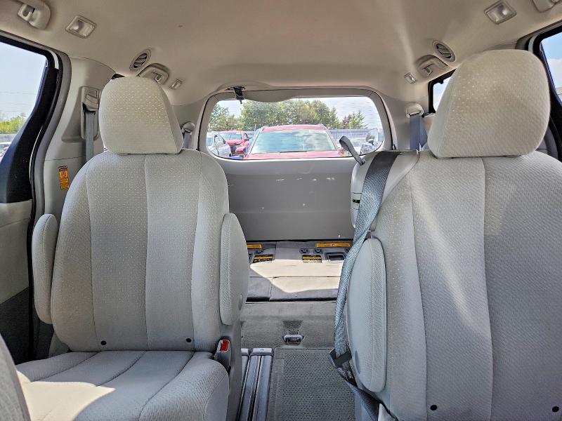 64542876 :رقم المزاد ، 5TDKK3DC1ES476948 vin ، 2014 Toyota Sienna مزاد بيع