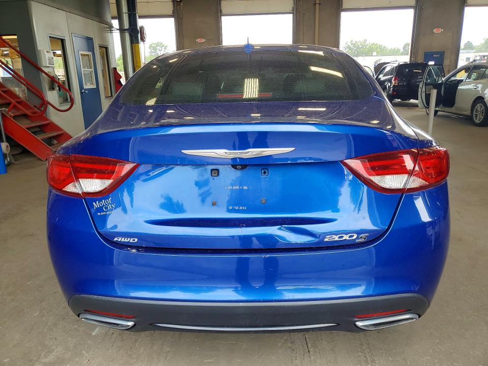 64563396 :رقم المزاد ، 1C3CCCDG0FN589449 vin ، 2015 Chrysler 200 مزاد بيع