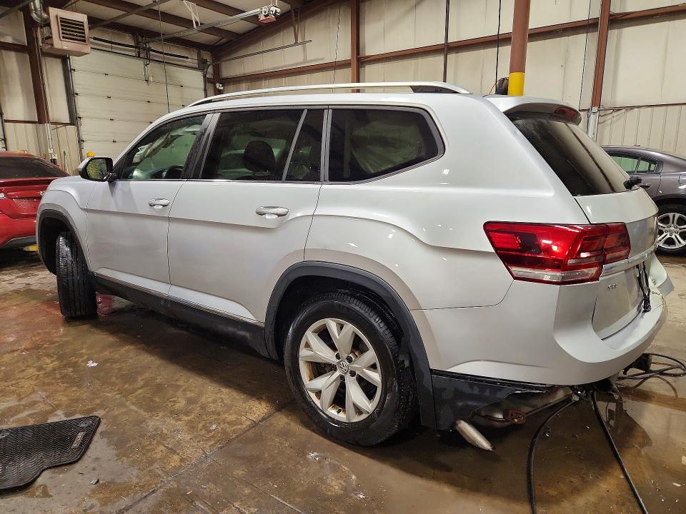 64614696 :رقم المزاد ، 1V2MR2CA4JC502158 vin ، 2018 Volkswagen Atlas مزاد بيع