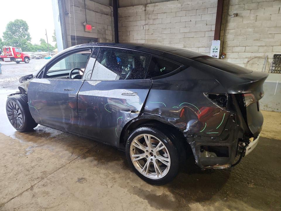 Продажа на аукционе авто 2024 Tesla Model Y, vin: 7SAYGDEE5RA272648, номер лота: 63230696