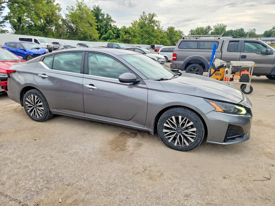 65482316 :رقم المزاد ، 1N4BL4DWXPN323013 vin ، 2023 Nissan Altima مزاد بيع
