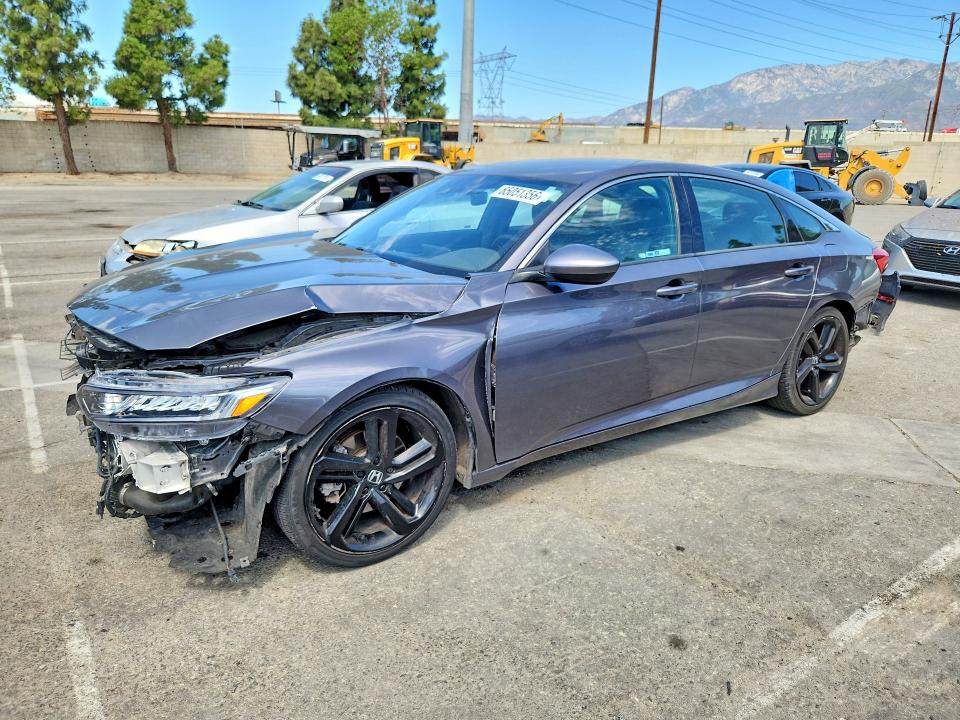 65051356 :رقم المزاد ، 1HGCV1F3XJA135246 vin ، 2018 Honda Accord مزاد بيع