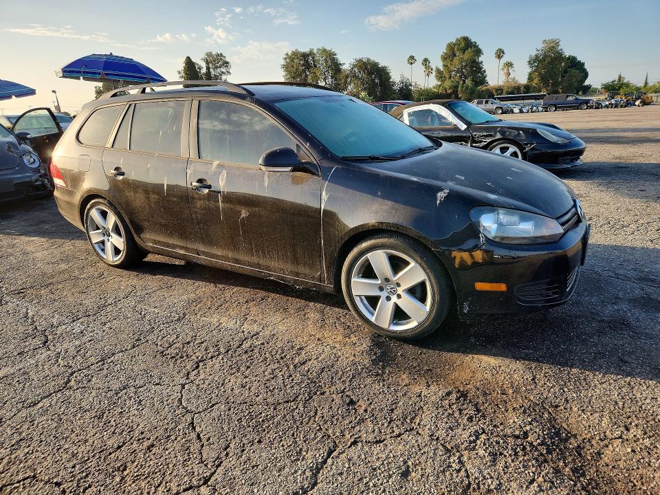 62306186 :رقم المزاد ، 3VWPZ7AJ4AM652832 vin ، 2010 Volkswagen Jetta مزاد بيع