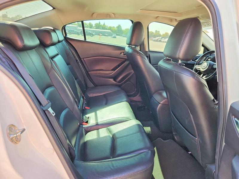 Продажа на аукционе авто 2018 Mazda 3, vin: 3MZBN1W35JM240982, номер лота: 64611476