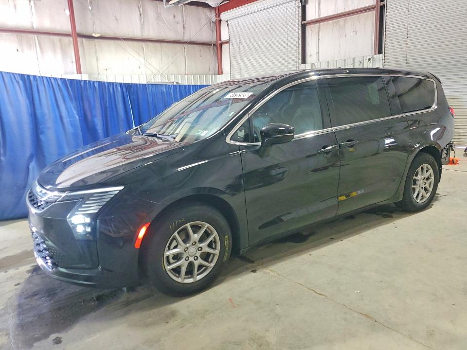 64792966 :رقم المزاد ، 2C4RC1BG5VR577148 vin ، 2027 Chrysler Pacifica مزاد بيع