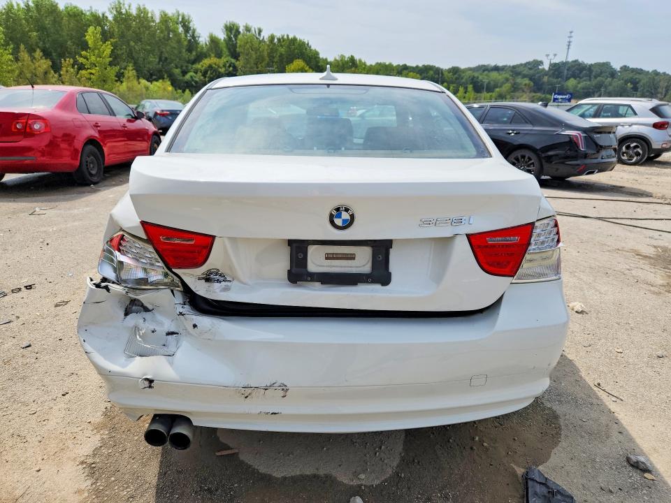 2011 Bmw 328 მანქანა იყიდება აუქციონზე, vin: WBAPH7C53BA801510, აუქციონის ნომერი: 66042276