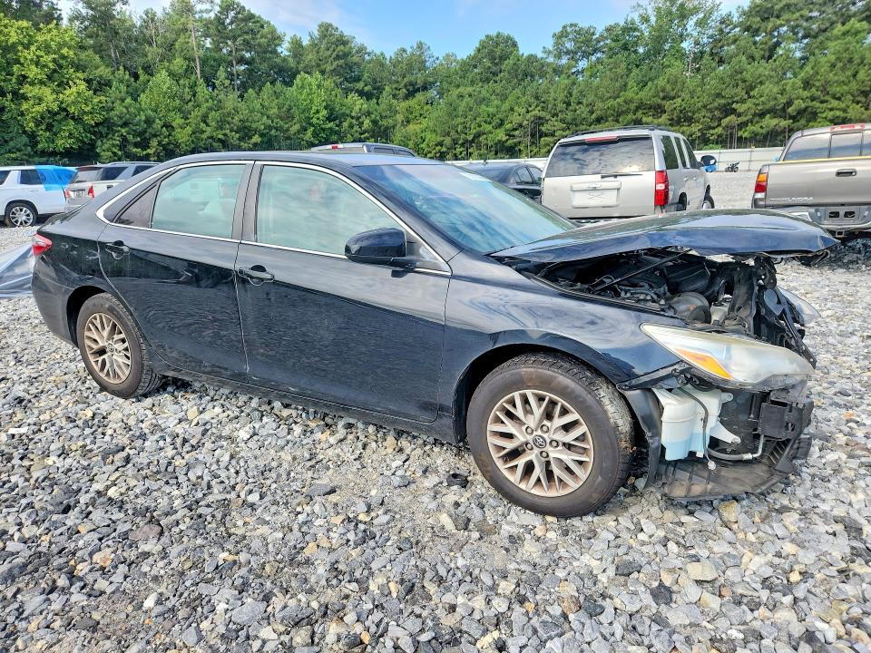 63826366 :رقم المزاد ، 4T1BF1FK9HU373723 vin ، 2017 Toyota Camry مزاد بيع