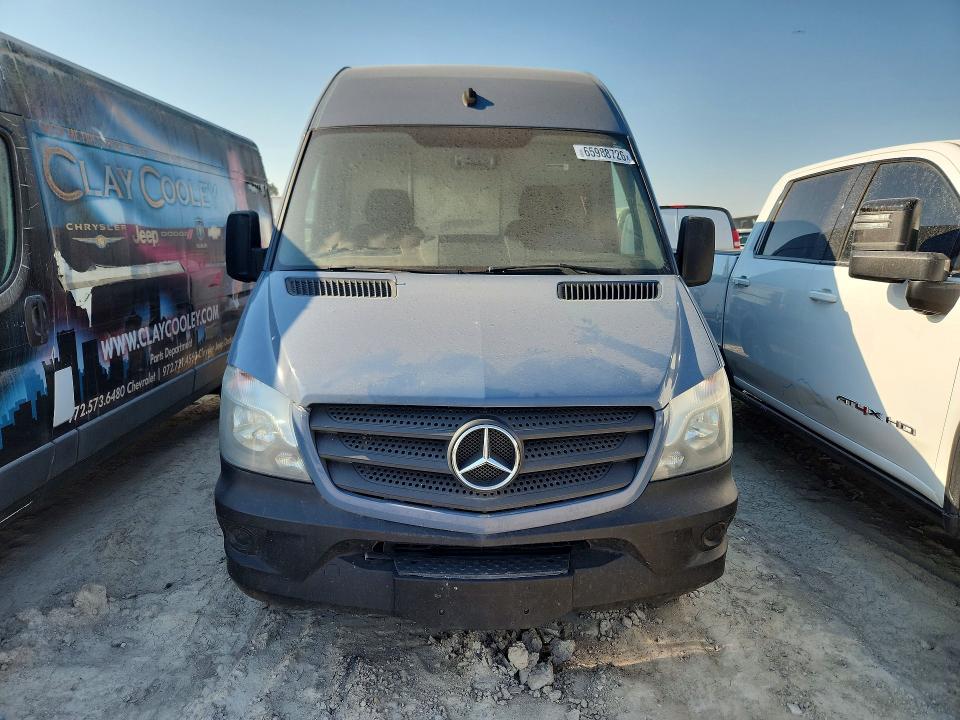 65988726 :رقم المزاد ، WD3PE7CD0JP643510 vin ، 2018 Mercedes-benz Sprinter مزاد بيع