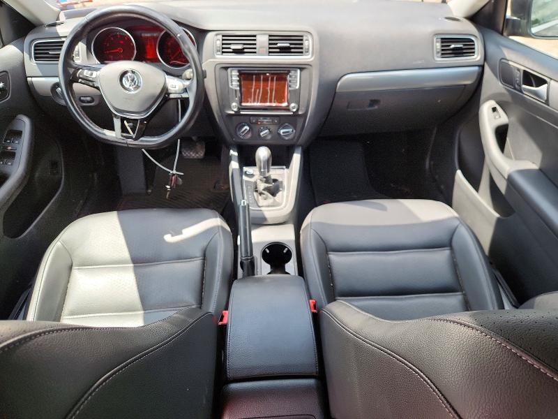 63358616 :رقم المزاد ، 3VWDB7AJXJM260624 vin ، 2018 Volkswagen Jetta مزاد بيع