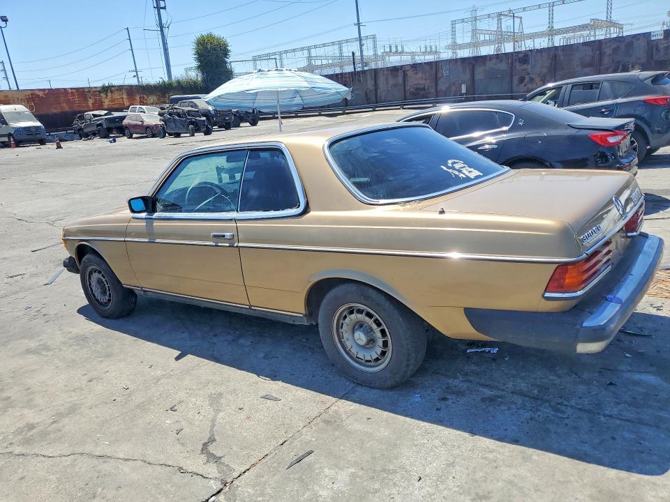 67355296 :رقم المزاد ، WDBAB53AXDB003870 vin ، 1983 Mercedes-benz 300 مزاد بيع