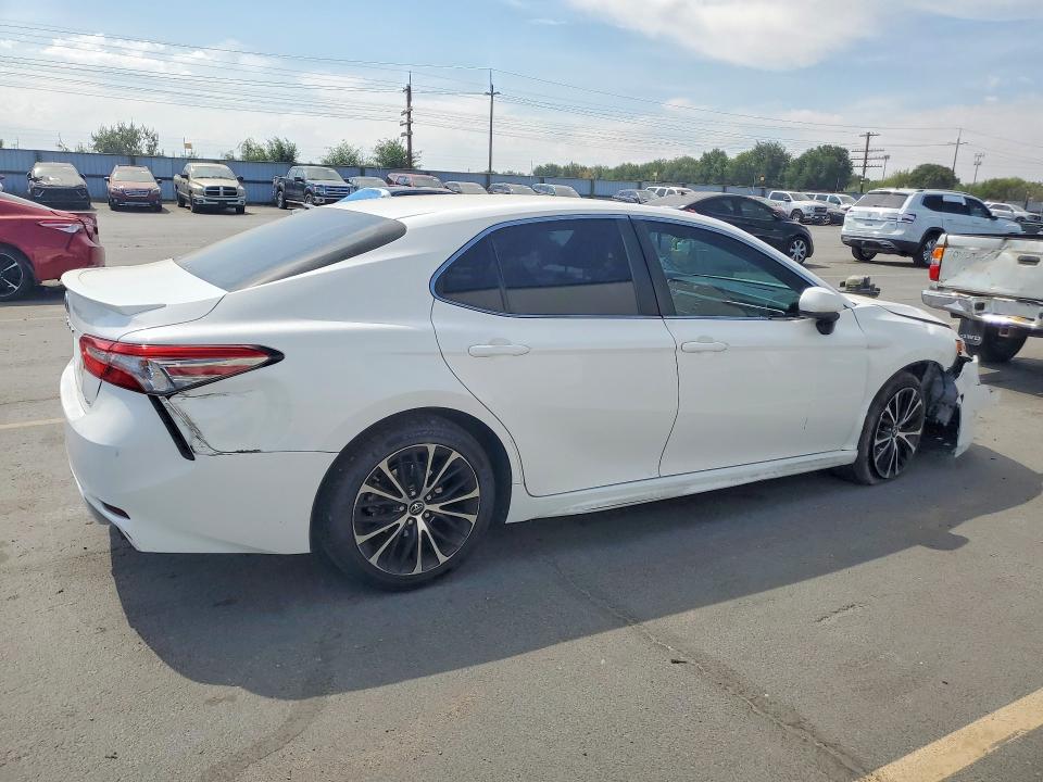 Продаж на аукціоні авто 2018 Toyota Camry, vin: 4T1B11HK8JU610624, номер лоту: 66305016