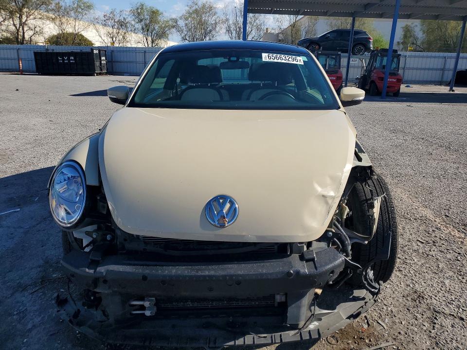 65663296 :رقم المزاد ، 3VWFD7AT7KM703186 vin ، 2019 Volkswagen Beetle مزاد بيع