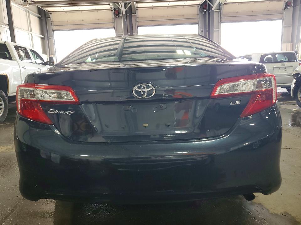 2014 Toyota Camry მანქანა იყიდება აუქციონზე, vin: 4T4BF1FKXER443585, აუქციონის ნომერი: 64689266