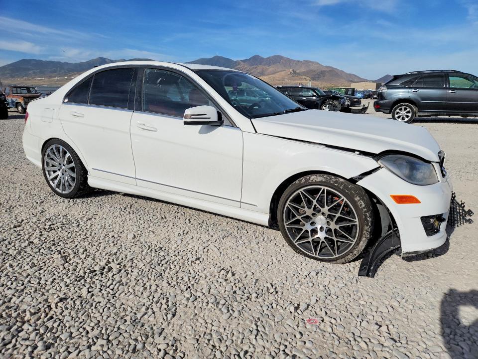 65717916 :رقم المزاد ، WDDGF8AB3EA942630 vin ، 2014 Mercedes-benz C مزاد بيع