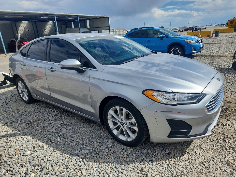 67238496 :رقم المزاد ، 3FA6P0HD5LR191180 vin ، 2020 Ford Fusion مزاد بيع