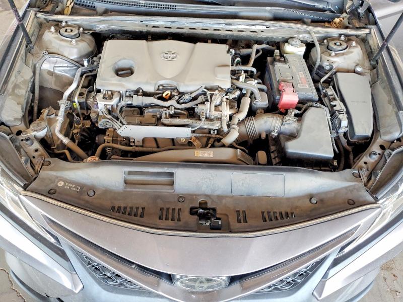 65181826 :رقم المزاد ، 4T1B11HK4JU612015 vin ، 2018 Toyota Camry مزاد بيع