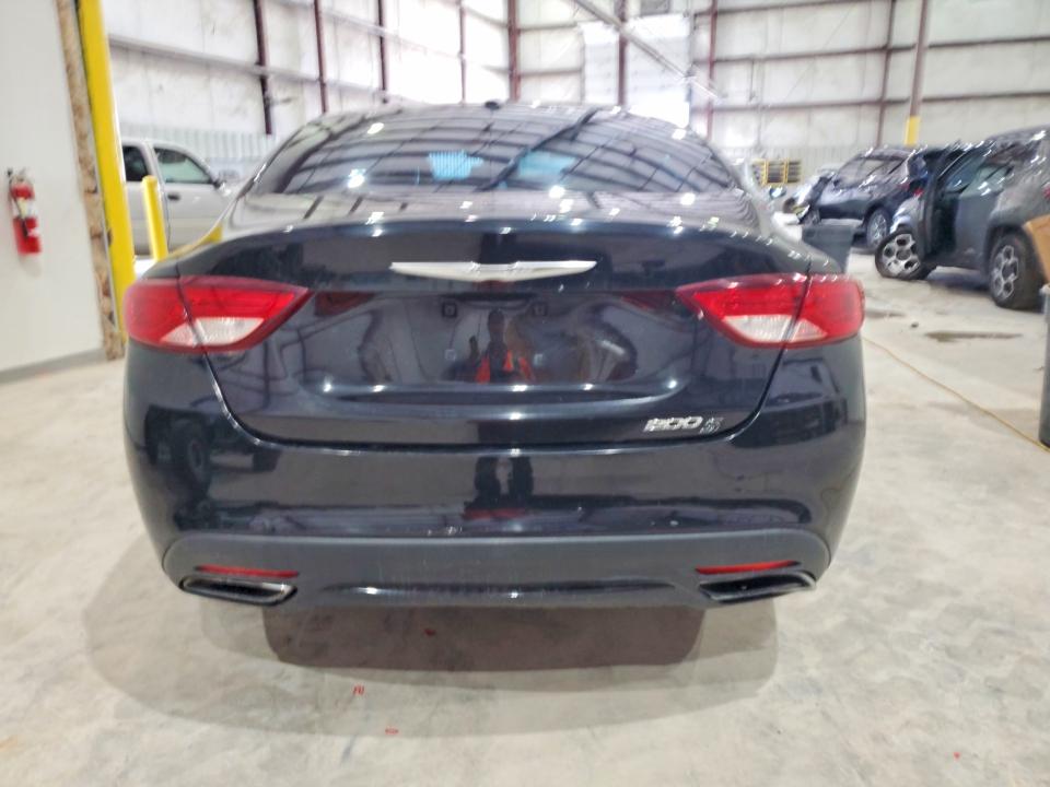 63343496 :رقم المزاد ، 1C3CCCBB2FN511682 vin ، 2015 Chrysler 200 مزاد بيع