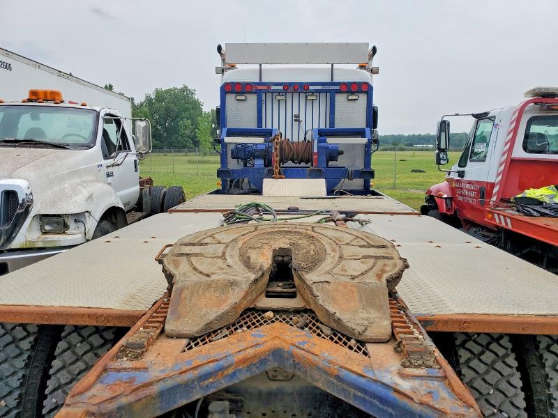 2004 Freightliner Conventional მანქანა იყიდება აუქციონზე, vin: 1FVPA6CK24LM77744, აუქციონის ნომერი: 63388036