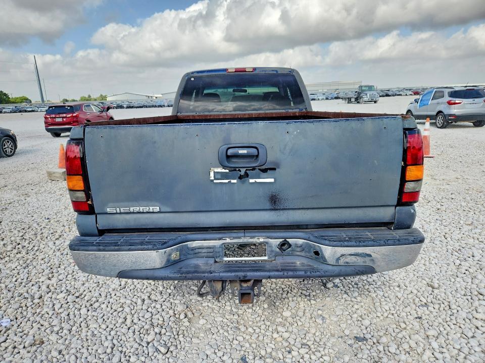 64156236 :رقم المزاد ، 1GTGK29UXYE400415 vin ، 2000 Gmc New Sierra مزاد بيع