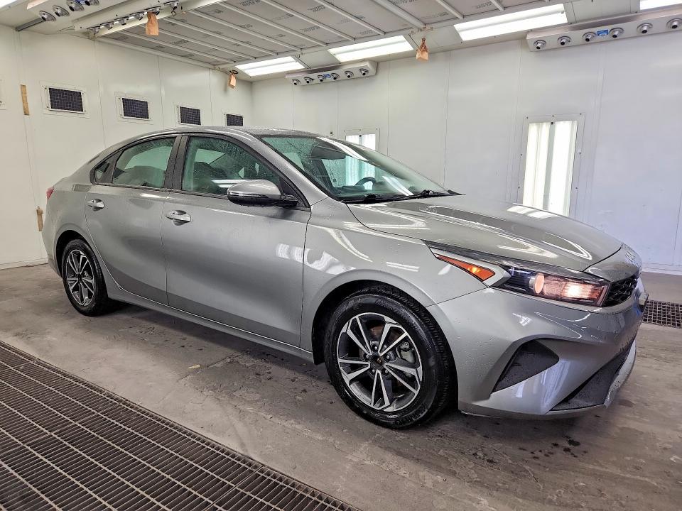 64454726 :رقم المزاد ، 3KPF24AD0NE430980 vin ، 2022 Kia Forte مزاد بيع