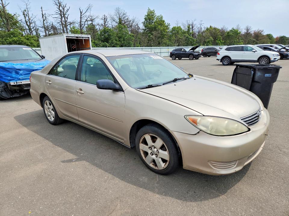 2005 Toyota Camry მანქანა იყიდება აუქციონზე, vin: 4T1BE32K25U613100, აუქციონის ნომერი: 64343716
