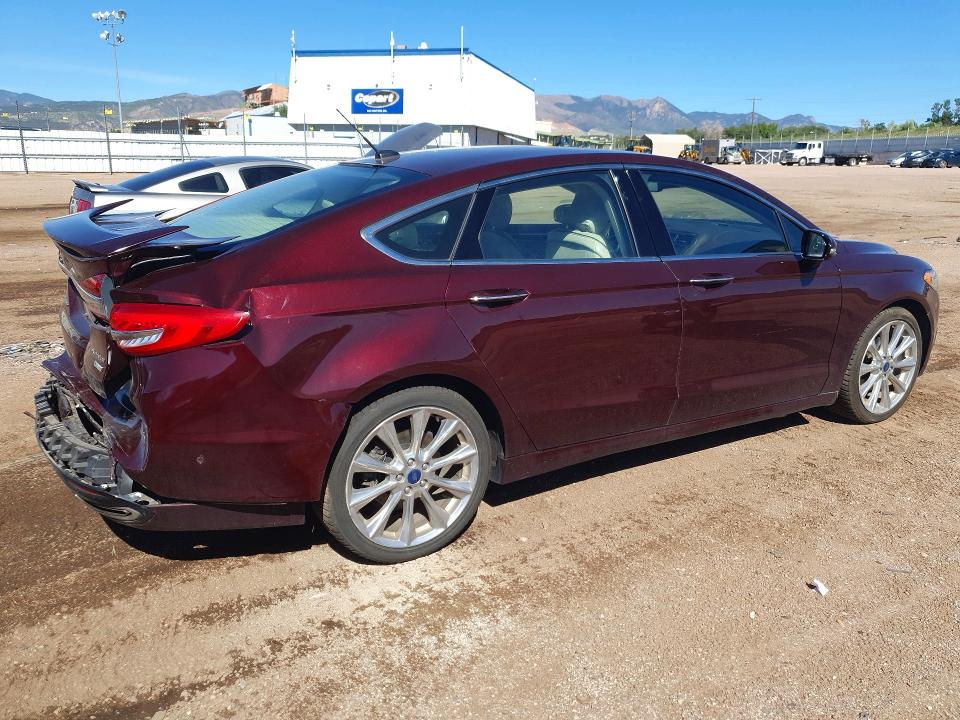 64093596 :رقم المزاد ، 3FA6P0D9XHR110019 vin ، 2017 Ford Fusion مزاد بيع