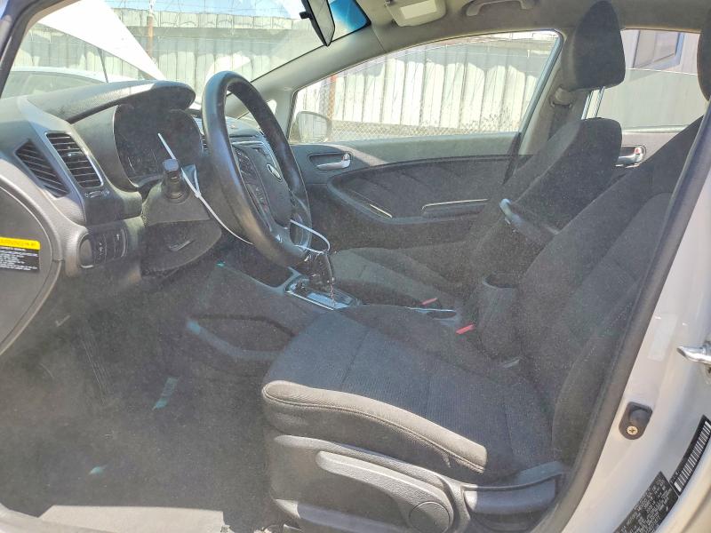 63767136 :رقم المزاد ، 3KPFK4A77JE271671 vin ، 2018 Kia Forte مزاد بيع