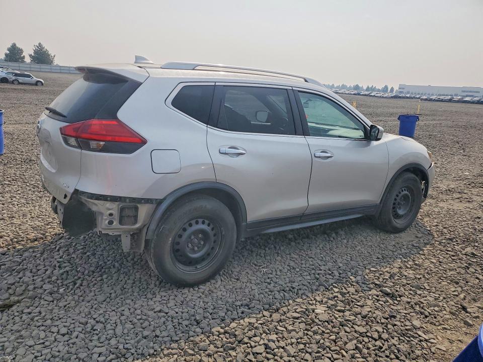 Продаж на аукціоні авто 2017 Nissan Rogue, vin: JN8AT2MV3HW015425, номер лоту: 64307396