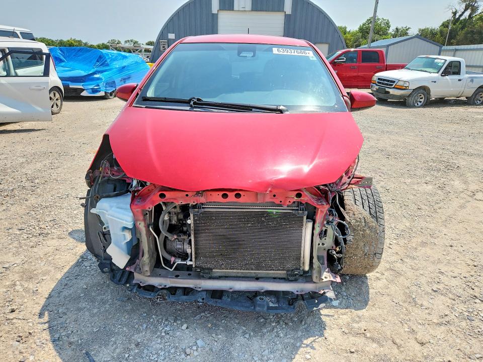 63937686 :رقم المزاد ، VNKKTUD3XHA075197 vin ، 2017 Toyota Yaris مزاد بيع