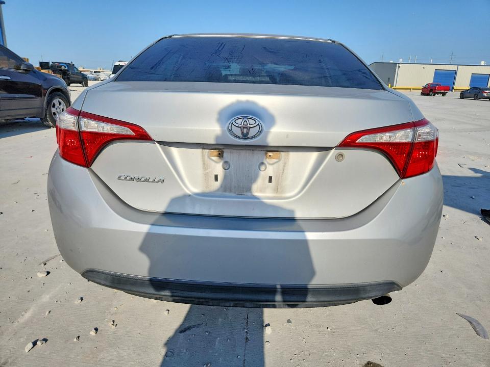 Продажа на аукционе авто 2015 Toyota Corolla, vin: 5YFBURHE6FP195909, номер лота: 64007606