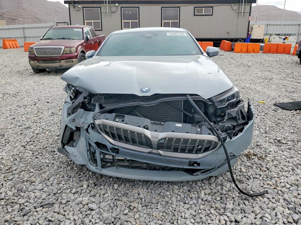 64603756 :رقم المزاد ، WBY33FK04SCU68656 vin ، 2025 Bmw I5 مزاد بيع