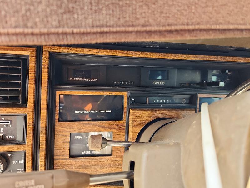 1985 Cadillac Eldorado მანქანა იყიდება აუქციონზე, vin: 1G6EL578XFE645856, აუქციონის ნომერი: 66645256